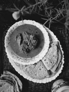 Chapati 4 Pcs + Chicken Curry