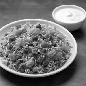 Veg Biryani with Curd [500 ml]