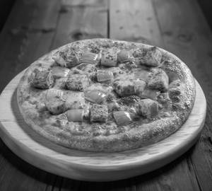 Onion paneer pizza
