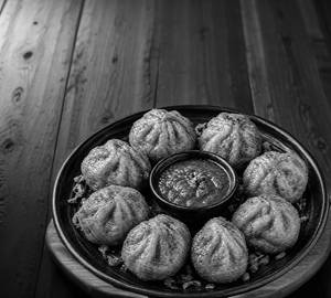 Veg fried momos
