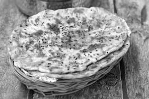 Amritsari Kulcha with Chole/ Dal Makhni
