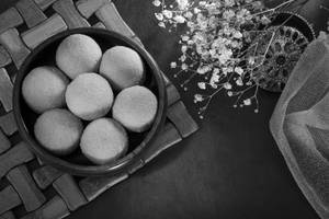 Besan Laddu