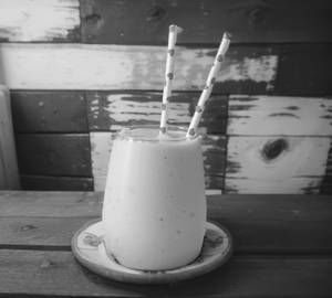 Mango banana lassi