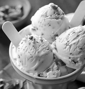 Royal kesar pista sundae