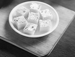 Nariyal Barfi (1 Pc) 