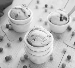 Bubble gum ice cream