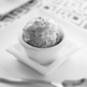 Strawberry cheesecake gelato (scoop)