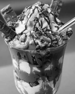 Caremel nuts sundae