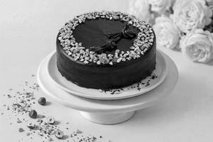 Hazelnut Chocolate Cake (500gm) (Eggless)