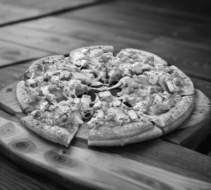 Spicy chicken pizza