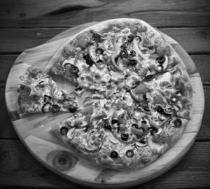 Spicy veg pizza