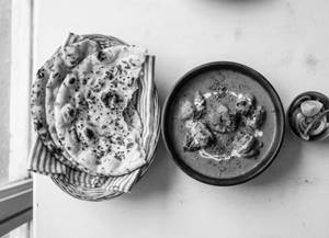 Butter Chicken [Half] With 4 Butter Naan