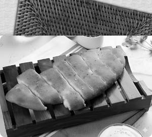 Spicy Paneer Tikka Garlic Bread