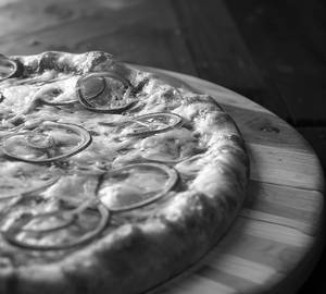 Onion Cheese Pizza 8Inches With Coke