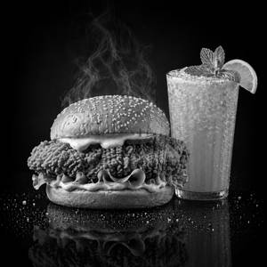 Zinger Chicken Burger + Lime