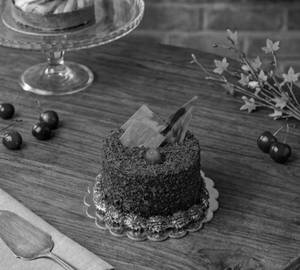 Eggless Divine Chocolate Bento Cake