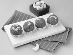 GHEE GOND LADDU