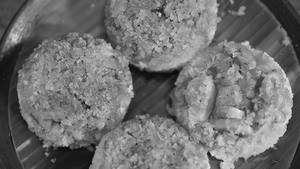 Puttu With Steamed Bananas