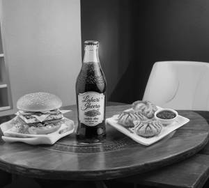 Veg Burger With Fried Momos Free Lahorii Jeera