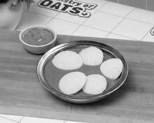 Protein Idlis With Spinach Chutney (20g+ Protein)