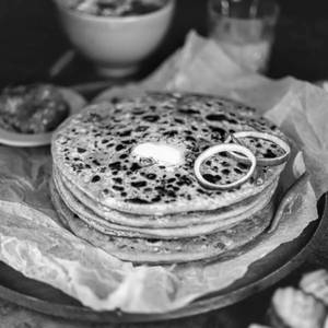 Paneer Parantha With Curd