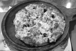 Butter Paneer Pizza