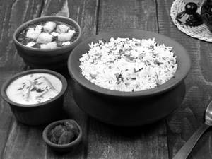 Jeera Rice Bowl with Palak Paneer Curry
