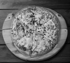 Cheese margherita pizza