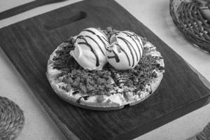 Red Velvet and Dark Chocolate Cookie Sundae Waffle