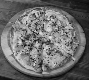 Cheese paneer pizza 