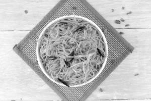veg chilli garlic noodles