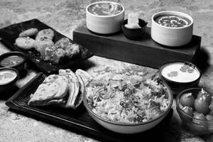 Castle's PREMIUM VEG THALI