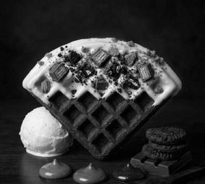 Triple Cookie Royale Sundae