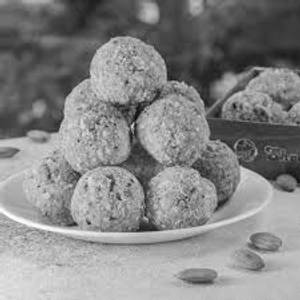 Gond Ladoo (250 Gm)