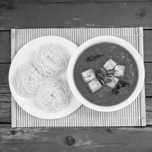 IDIYAPPAM WITH GRAVY