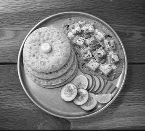 4 tawa roti with shahi paneer and salad