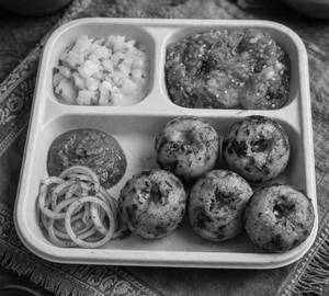 LITTI CHOKHA