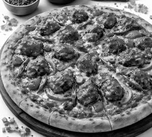 Spicy masala chicken pizza