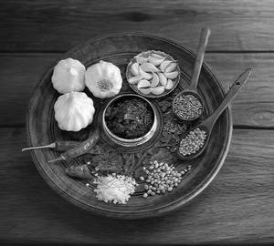 1/4 Garlic Pickle 