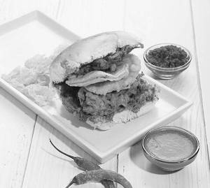 Aamchi Mumbai Bhajiya Pav