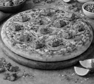 Peri peri paneer capsicum pizza