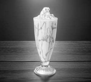 Vanillacaramel milk shake