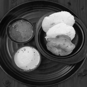 Idli [2 Pieces] With Vada [1 Piece]