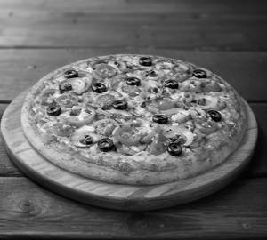 Veg farmhouse pizza