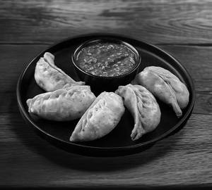 Paneer fried momos