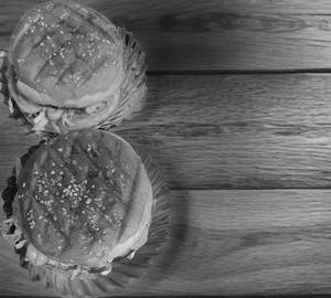 Cheese & chilli garlic burger