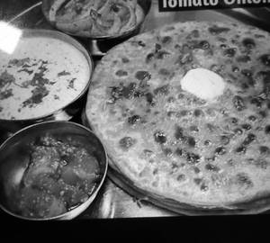 Pyaz Tomater Paratha