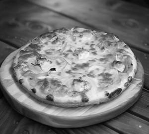 Paneer And Onion Pizza