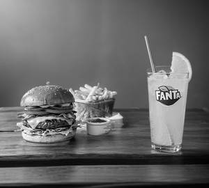 Burger + Fanta