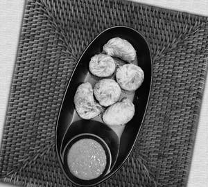 Veg fried momos
